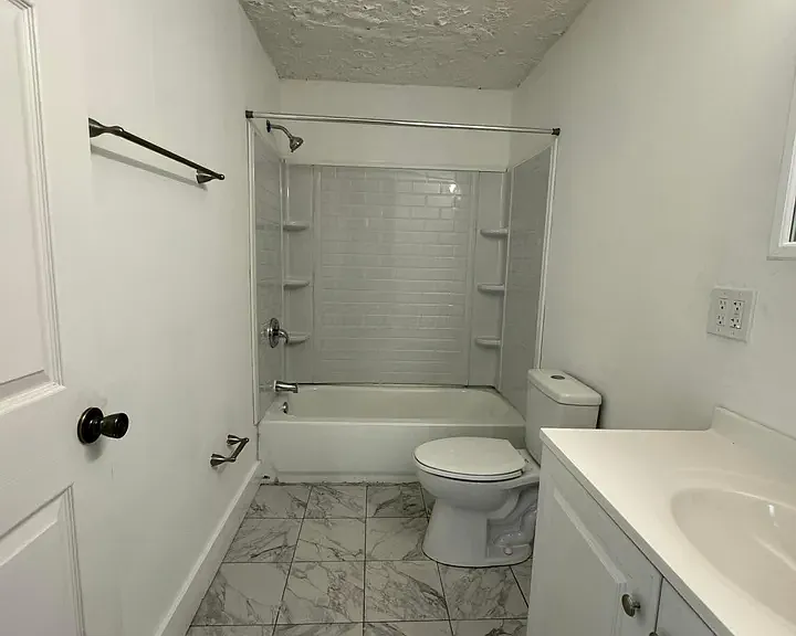 2542 Steele Ave #2 — Photo 9