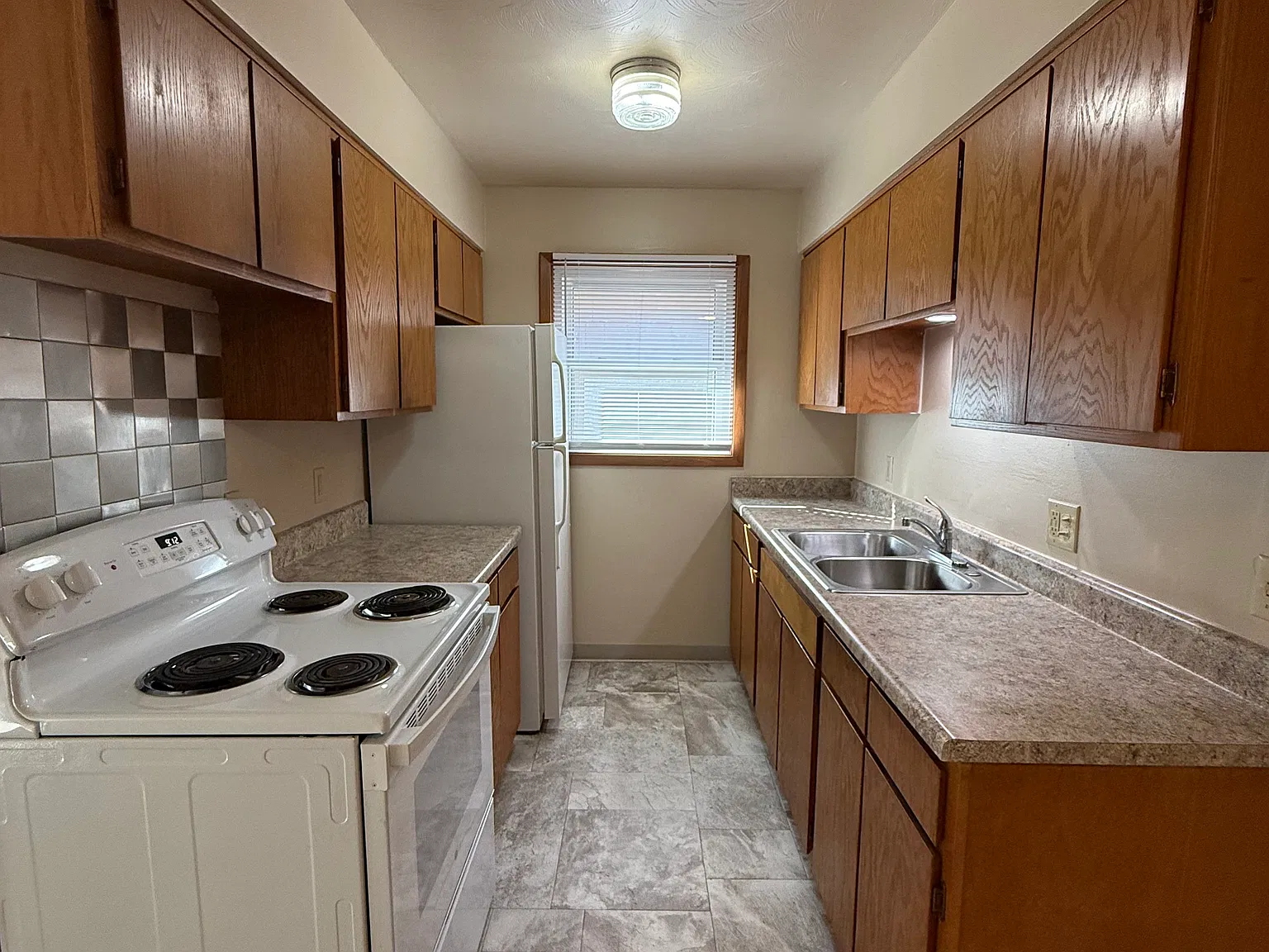 Studio, 625 sqft, $595 — Photo 4