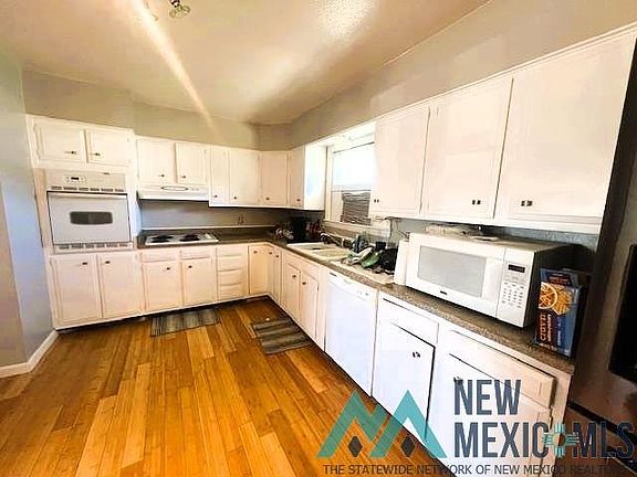 5th image of 1012 Lincoln Ave