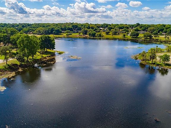3rd image of 1047 Lake Gracie Dr