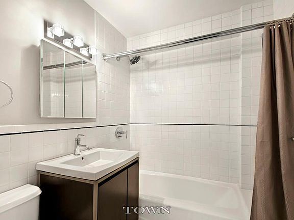 4th image of 10 W 15th St APT 206