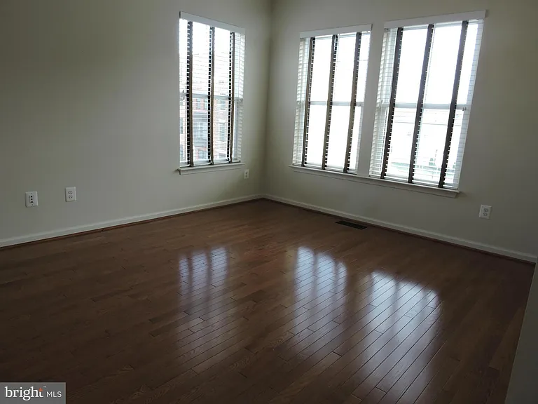 20425 Codman Dr — Photo 10