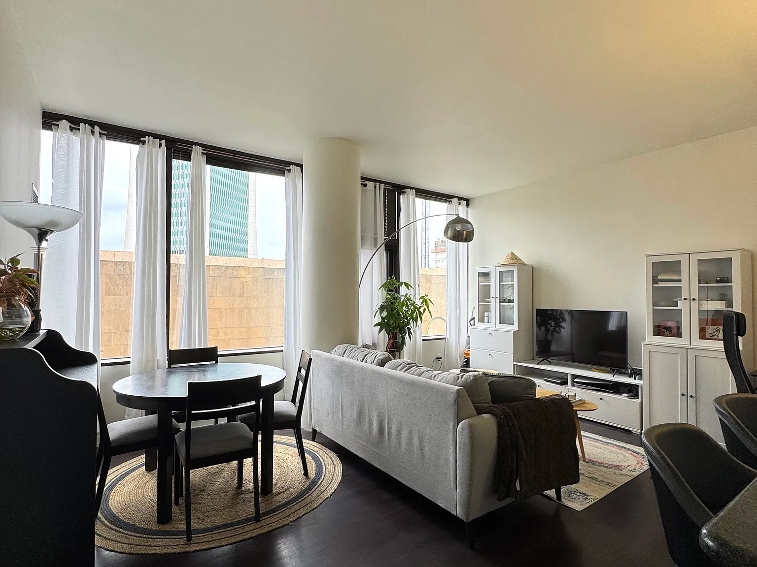 1 bed, 636 sqft, $2,500 — Photo 2