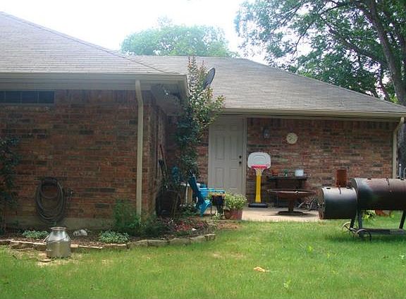 2nd image of 502 Hill St