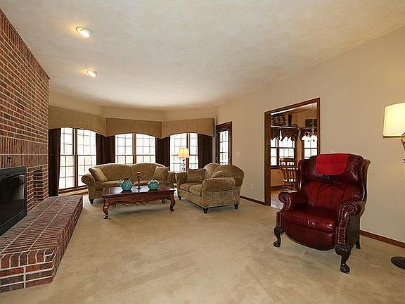 4th image of 5365 Woods Edge Ct