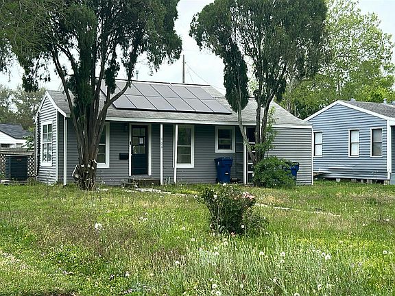 3rd image of 909 16th Ave N