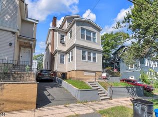47 Parkview Ter, Newark, NJ 07112
