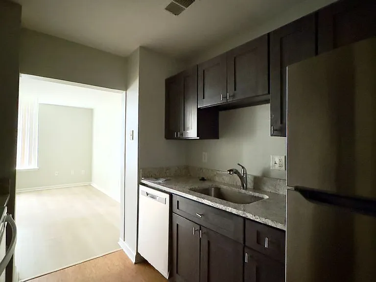Apartment Units in Reservoir Hill, Baltimore, MD! — Photo 22
