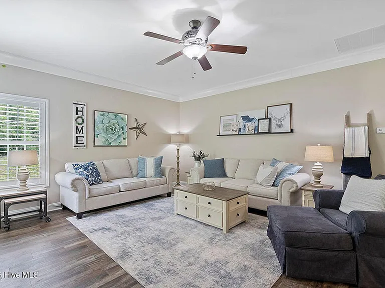 213 Willas Ct — Photo 35