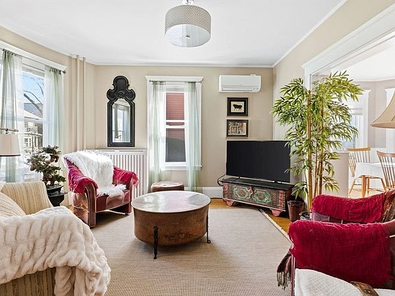 5th image of 44 Prince St #1