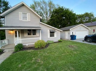135 S 1st St, Long Grove, IA 52756