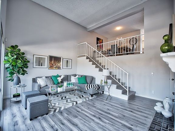 3rd image of 10480 Sunland Blvd APT 23