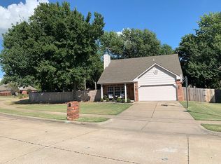 201 S Sycamore Ave, Broken Arrow, OK 74012