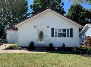 992 Peach Blvd, Willoughby, OH 44094