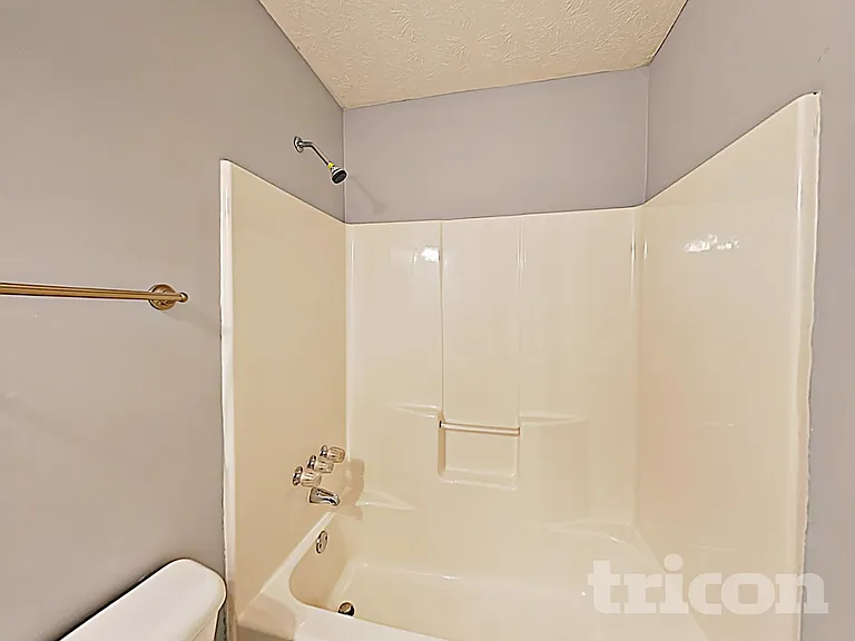 726 Westbury Dr — Photo 14
