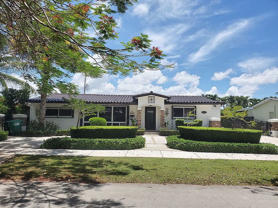 Front View/Circular Driveway