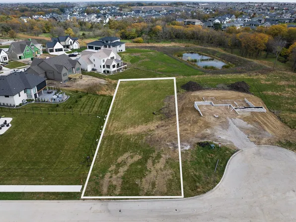 3551 NW 183rd St, Clive, IA 50325