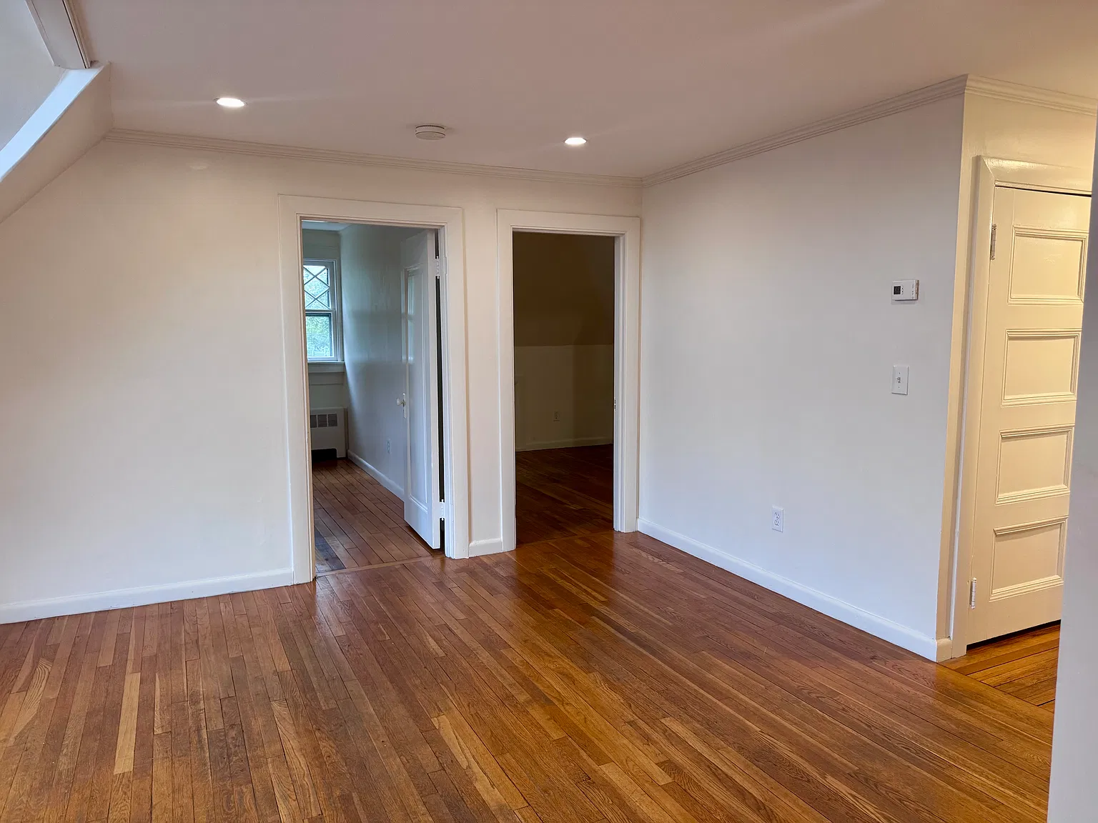 2 bed, 900 sqft, $2,500 — Photo 4