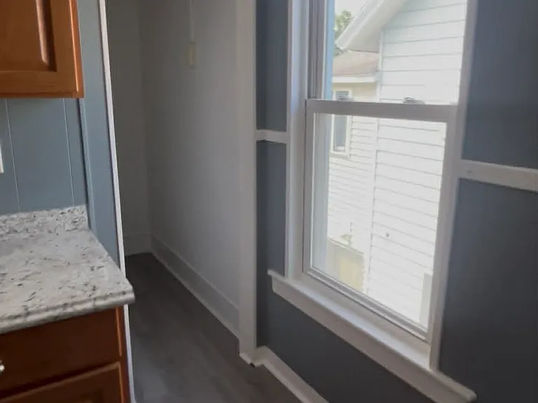 20 Lounsbury Ave — Photo 5