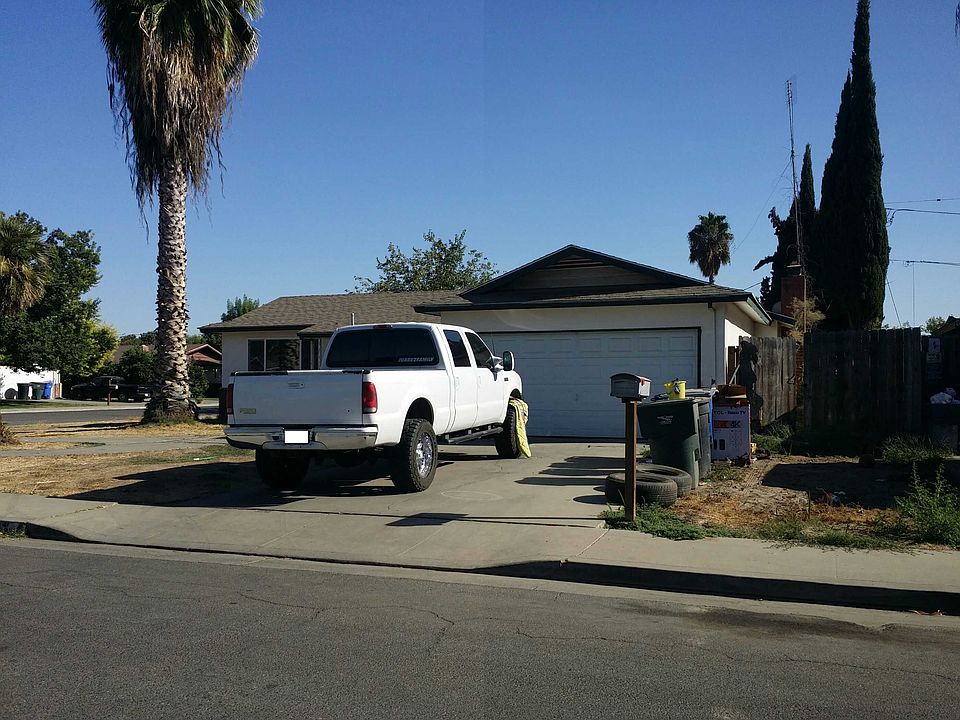 2nd image of 699 E Spruce Ave