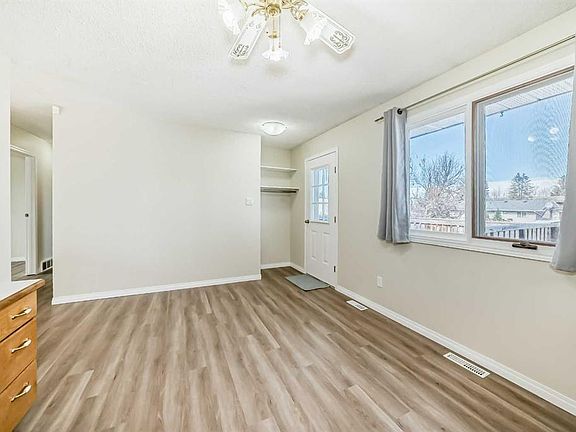 5th image of 5208 S 40th St