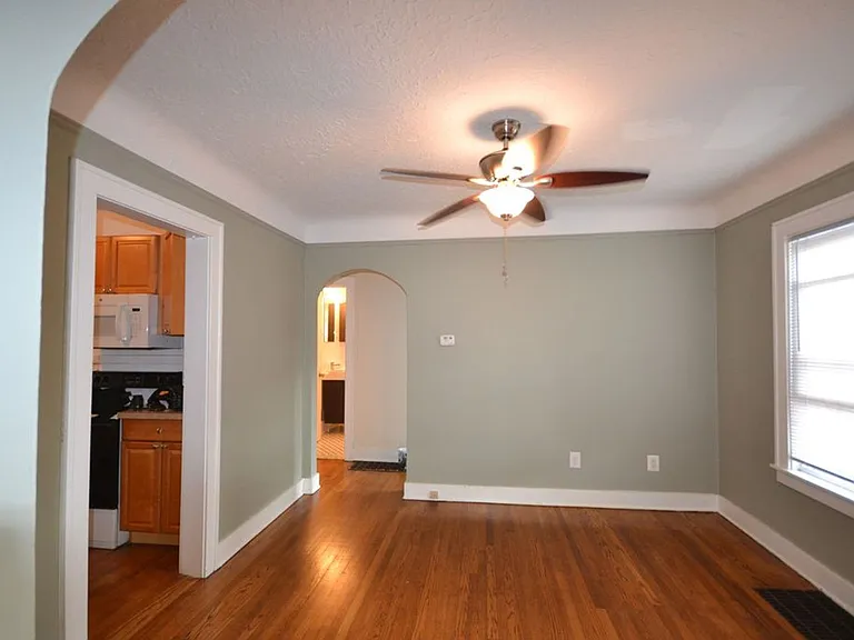 400 E Cambourne St — Photo 5