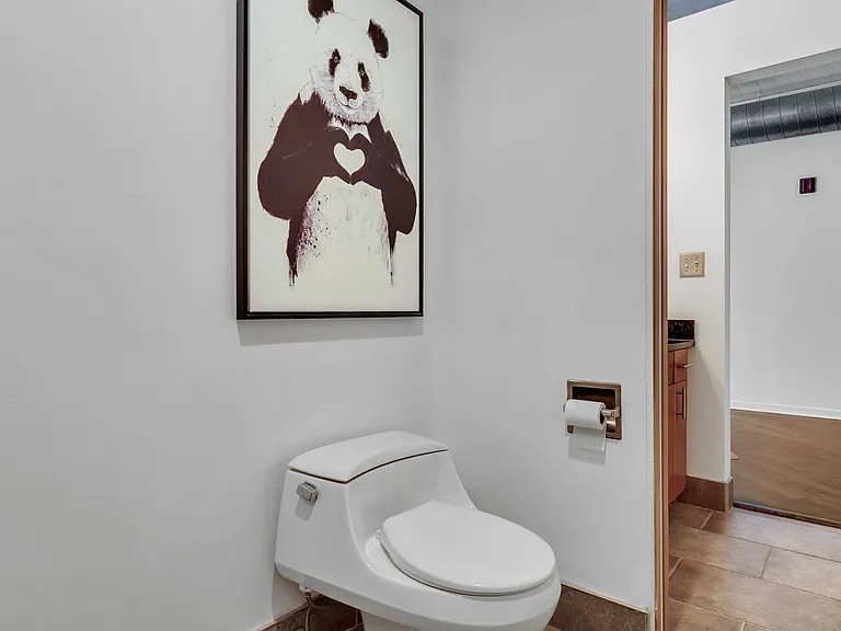 101 N 12th St #302 — Photo 10