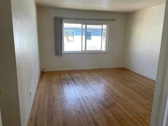 5th image of 6925 Macarthur Blvd #6925