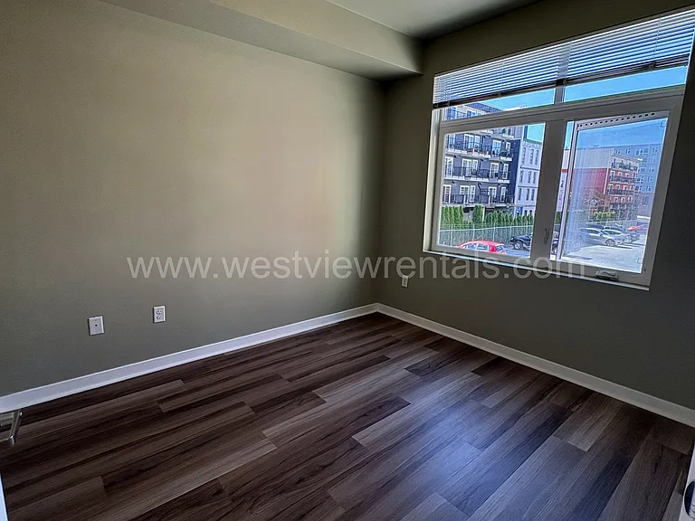 200 E Maple St — Photo 424