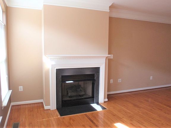 5th image of 219 Medlock Ln