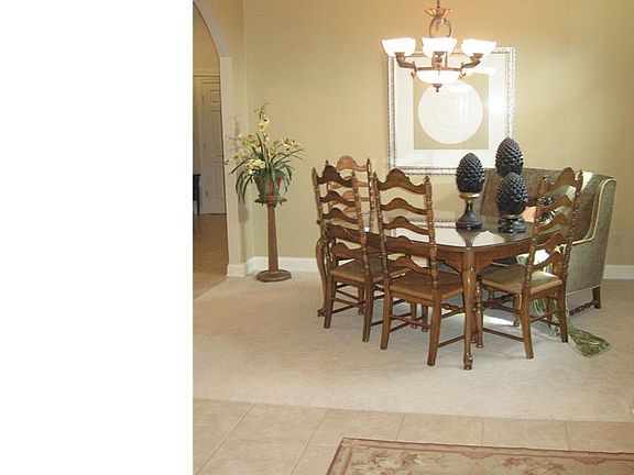 5th image of 125 Hampton Ct