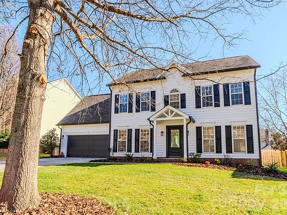 2nd image of 15917 Wayland Dr