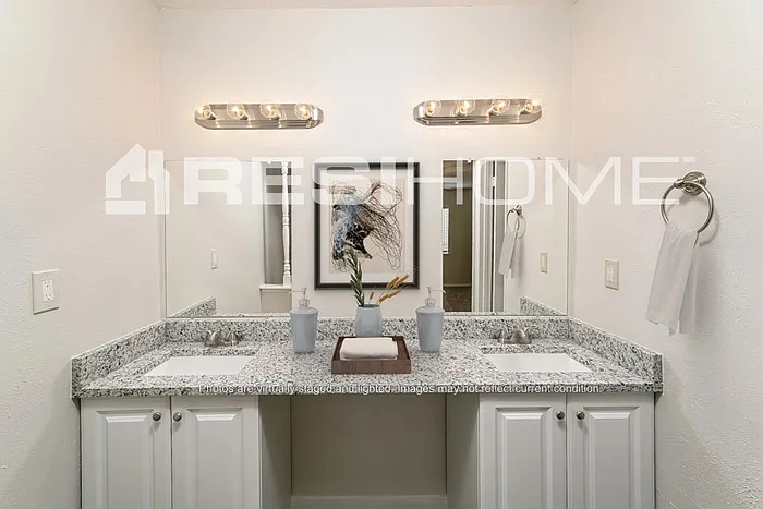 2725 Hackberry Ln — Photo 10
