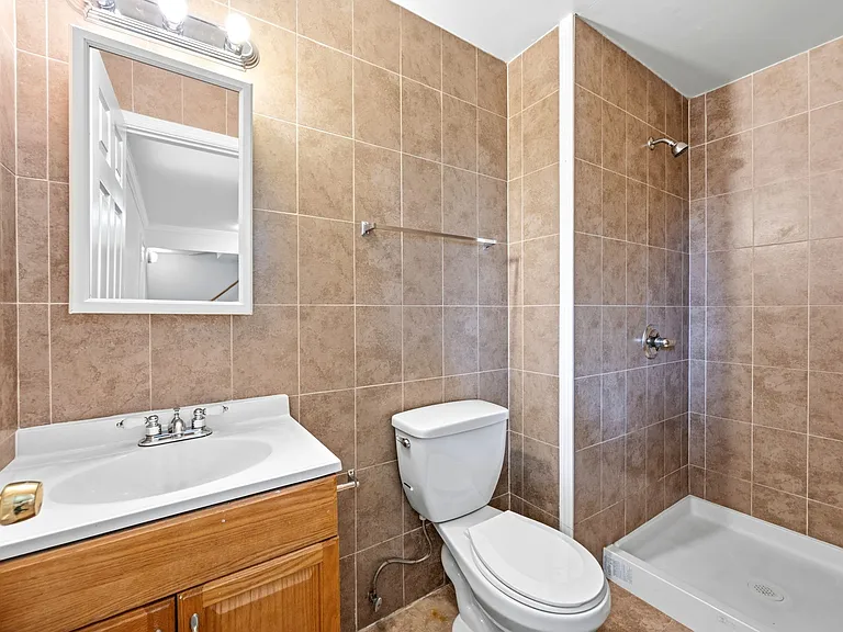 407 Joost Ave — Photo 20