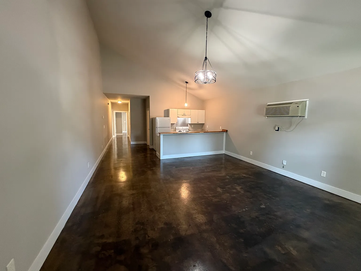 2 bed, 1000 sqft, $950 — Photo 1