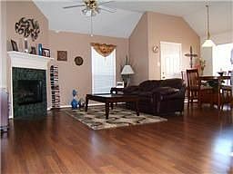 3rd image of 111 Briarwood Ct