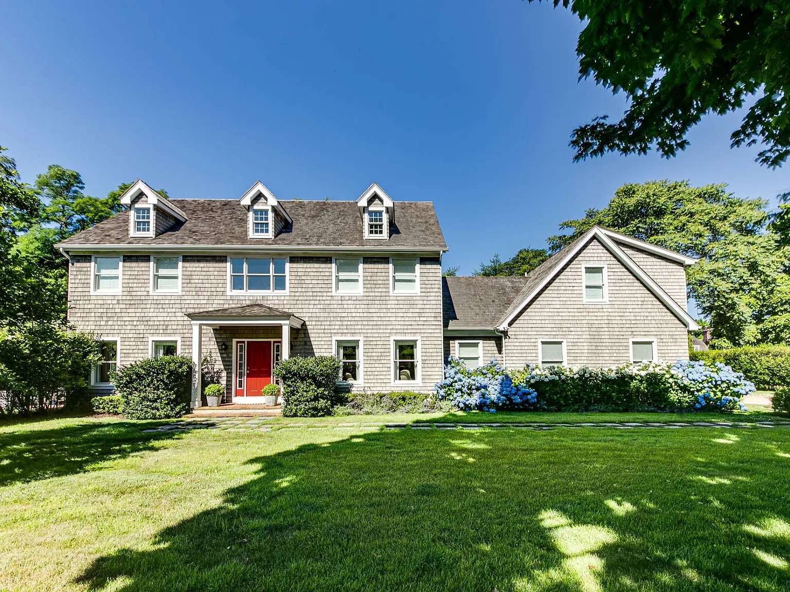Renovated Bridgehampton With Pool , Tennis And Pickleball — Photo 1