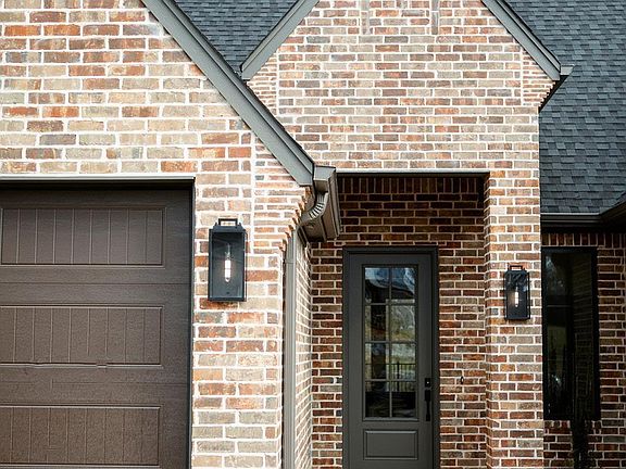 4th image of 15069 Sweet Springs Dr