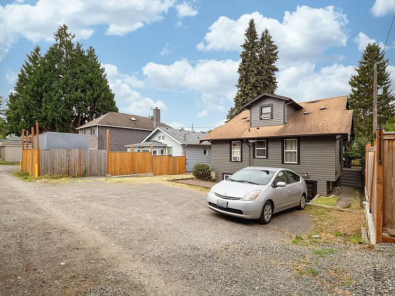 5632 11th Ave NE — Photo 11