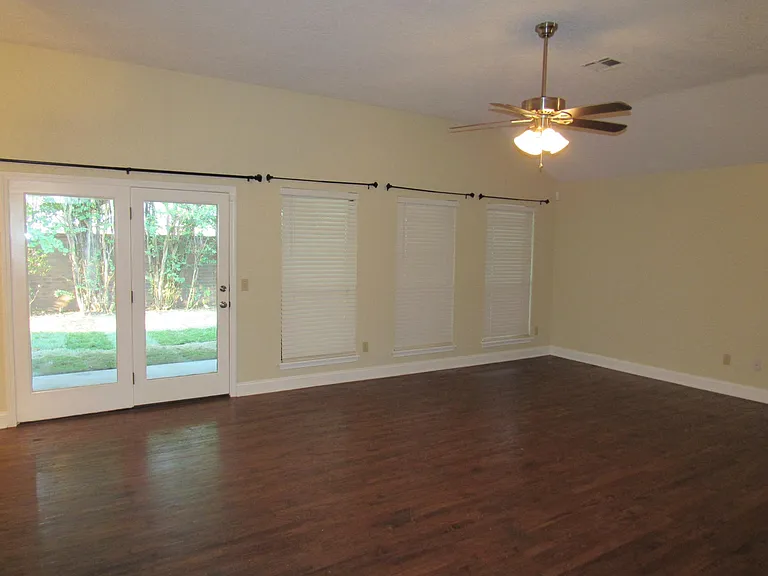1809 Pinnacle Ln — Photo 5