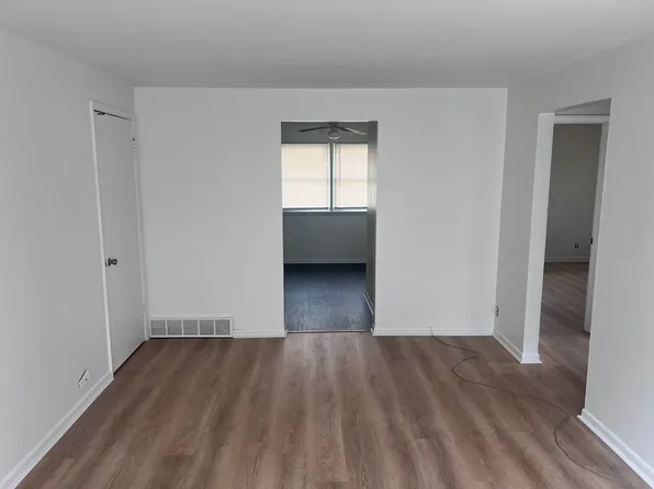 6234 N 91st St #8, Milwaukee, WI 53225