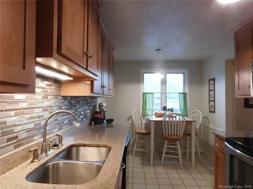 32 Upper Pattagansett Rd #8 Photo 1