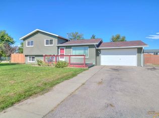 610 Bluebird Dr, Box Elder, SD 57719