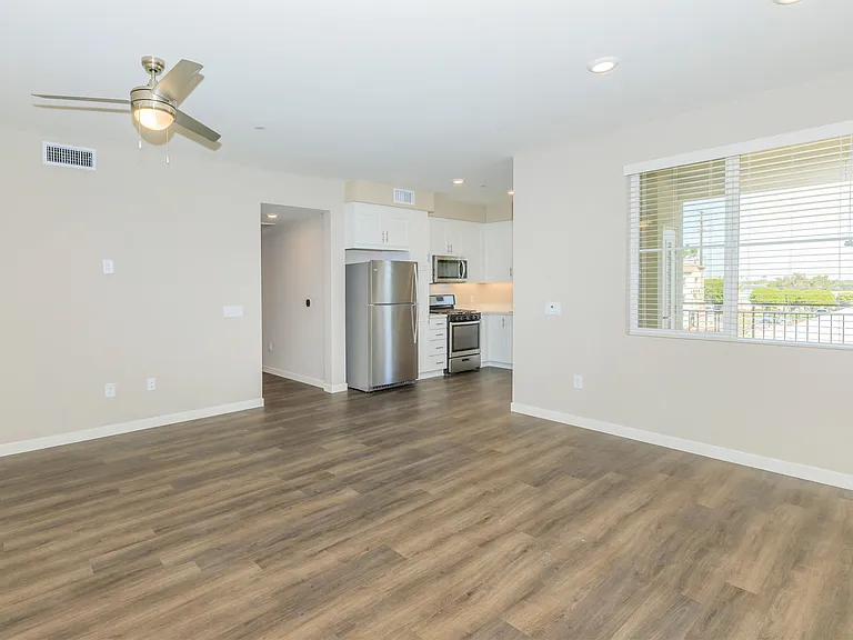Los Alamitos Luxury Apartments — Photo 67