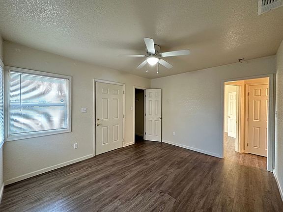 2nd image of 1928-32 Merkley Ave Room 1928MA