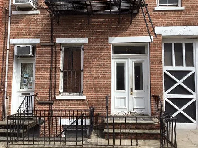 211 Bloomfield St #3N