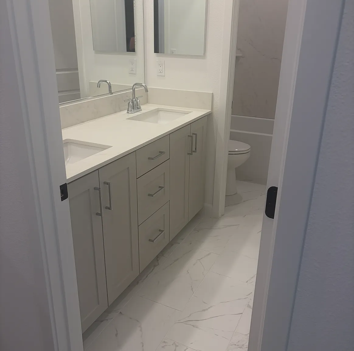 3 bed, 2.5 bath, 1609 sqft, $3,900 — Photo 4
