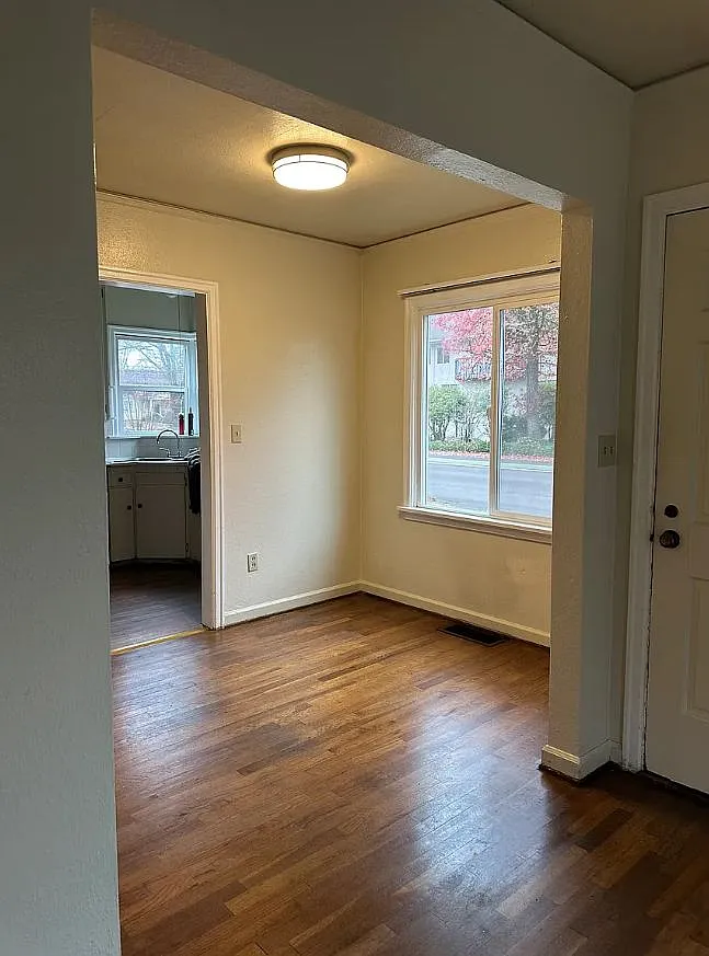 4 bed, 1406 sqft, $2,300 — Photo 3