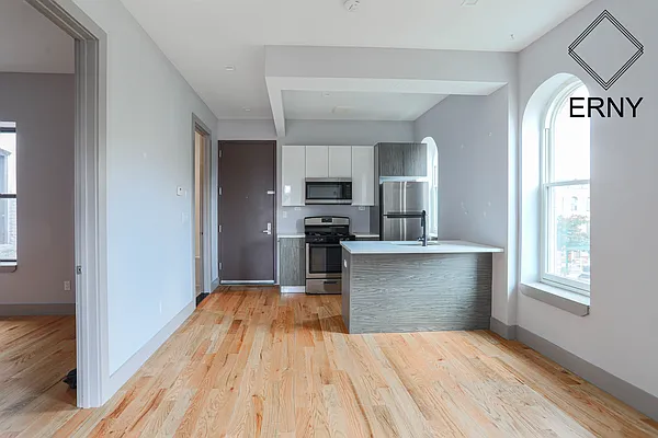 Rented by ERNY LLC | media 21