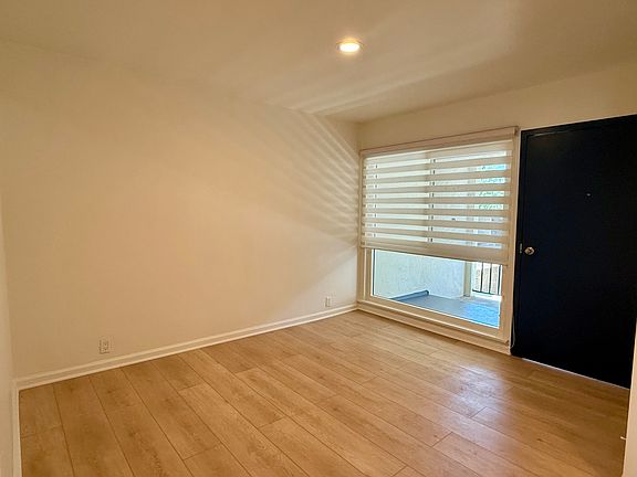 5th image of 251 N Oakland Ave #107